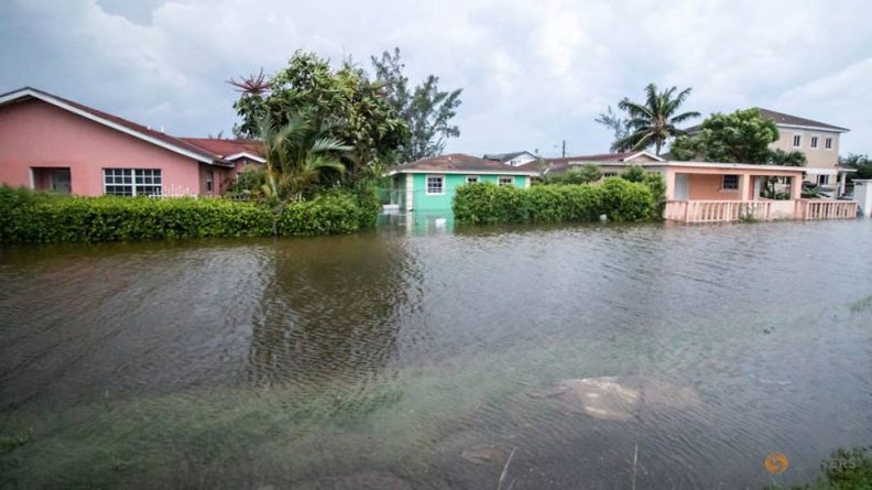 Погода: Ураган Дориан убил уже 5 человек и уничтожил тысячи домов на Багамах, нанеся «беспрецедентный» ущерб