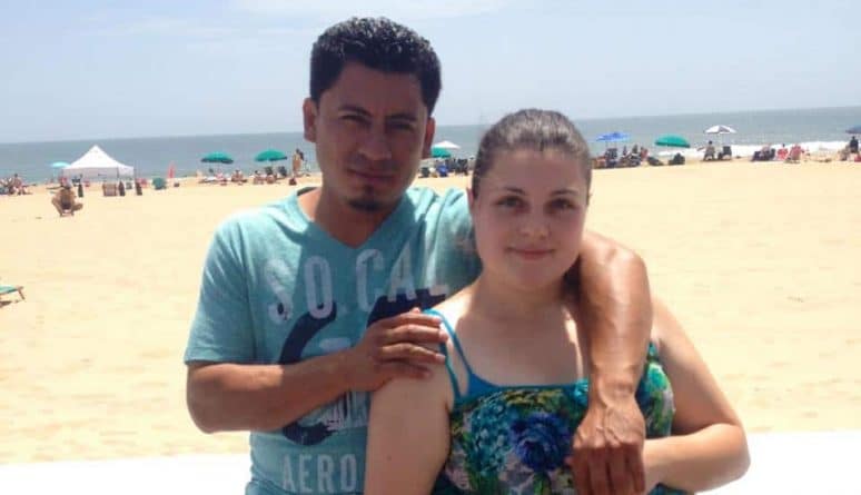 Закон и право: Супруги говорят, что иммиграционные власти заманили их на собеседование, чтобы депортировать мужа в Гондурас
