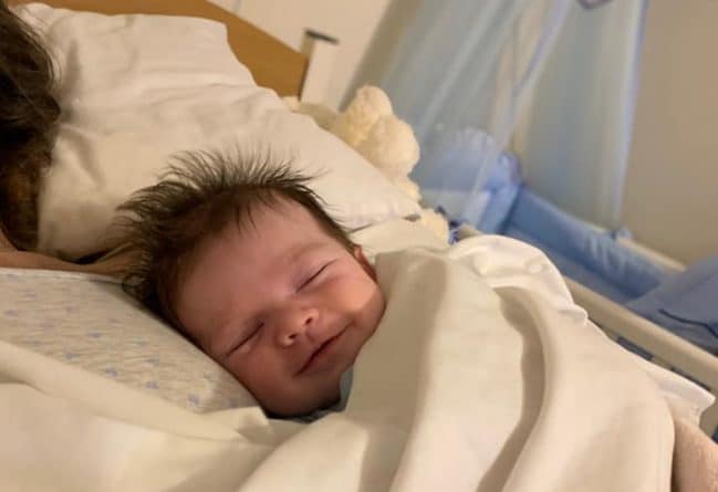 Здоровье: Трагический кадр: мозг молодой матери умер через несколько часов после фотографии с ее новорожденным сыном