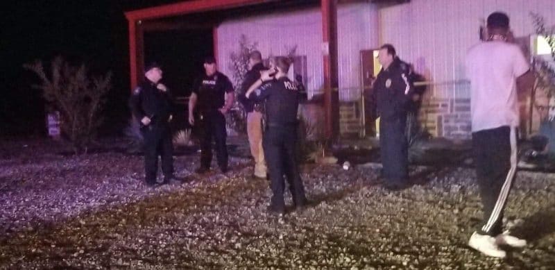 Происшествия: Свидетели «не помогают» полиции найти стрелка, который убил двух человек и ранил 14 на вечеринке в Техасе