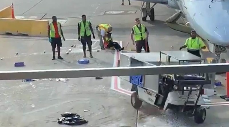 Видео: «Форсаж» в аэропорту Чикаго: машина с бортовой едой «взбесилась» прямо на взлетном поле (видео)