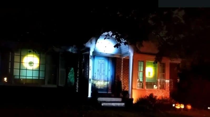 Досуг: «Живые» декорации на Хэллоуин превратили жилье мужчины из Мичигана в дом с привидениями