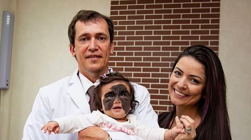 Здоровье: Малышка из США, родившаяся с огромным темным пятном на лице, перенесла первую успешную новаторскую операцию в России