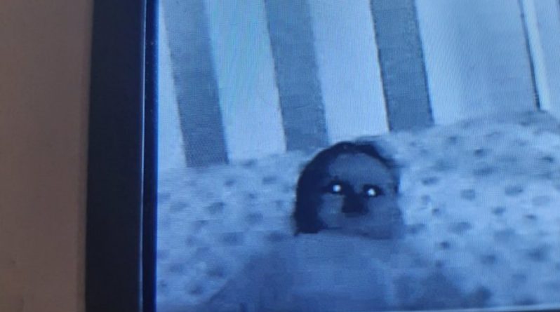 Досуг: «Как в малобюджетном фильме ужасов»: соцсети обсуждают «демоническое» фото новорожденного мальчика