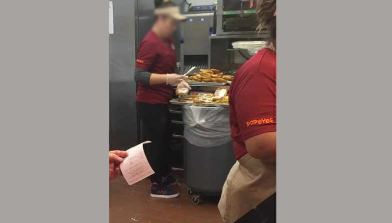 Локальные новости: Соцсети в ужасе от фото, на которых бургеры в популярном фастфуде готовили, положив на мусорный бак