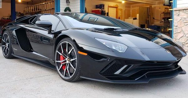 Локальные новости: Семья распечатала на 3D-принтере суперкар Lamborghini в натуральную величину