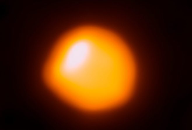 Наука: Гигантская красная звезда ведет себя странно и может вот-вот взорваться