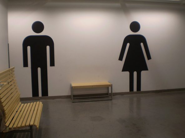 Закон и право: В Кентукки хотят разрешить студентам судиться со школой из-за пользования ванной комнаты транссексуалами