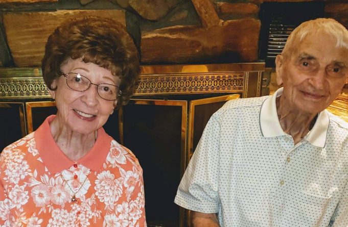 Полезное: Муж и жена из Мичигана, которые были женаты 70 лет, умерли с разницей в 20 минут. Их кровати стояли рядом
