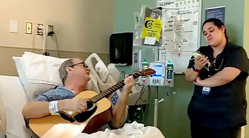 Видео: «Музыка - целитель»: медсестра пела больному раком музыканту, а он играл ей на гитаре (видео)