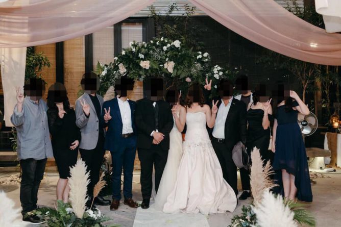 Полезное: Мать невесты застала гостей врасплох, когда пришла на свадьбу в белом платье