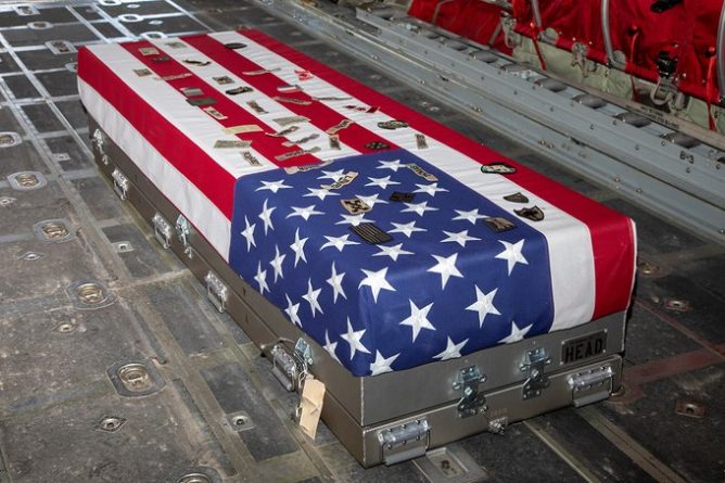 Локальные новости: Губернатор приказал приспустить флаги в память о солдате из Северной Каролины, погибшем в Сирии