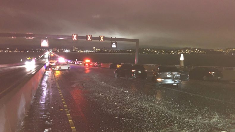 Происшествия: Снежная буря в Сиэтле спровоцировала аварию с участием 30 автомобилей