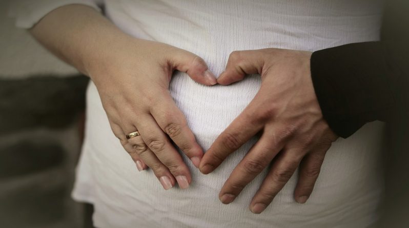 Здоровье: Муж и свекор будущей мамы уверены в ее смерти во время родов. Женщина просит совета, как с ними поступить