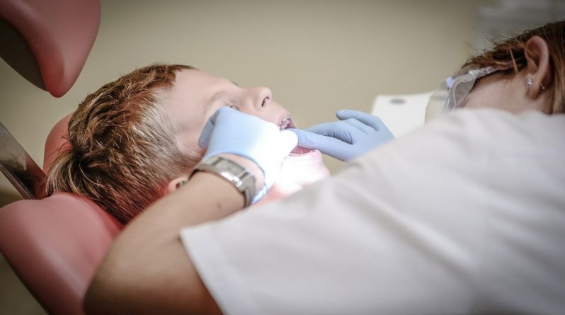 Закон и право: Дантист «поджег рот 5-летней девочки во время рутинной стоматологической процедуры»