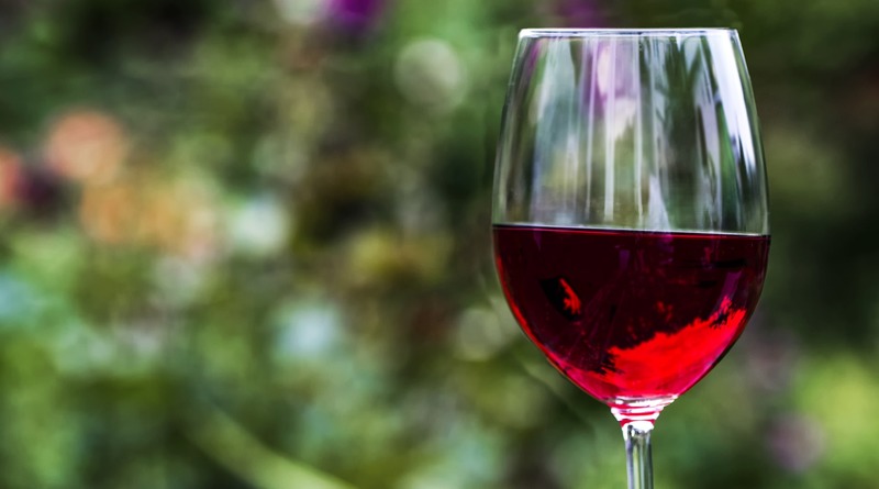 Локальные новости: В Рашен-Ривер в Калифорнии вылились десятки тысяч галлонов красного вина