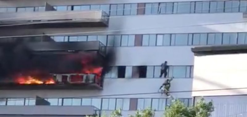 Происшествия: Жильцы выпрыгивали из окон 25-этажного здания, чтобы спастись от пожара