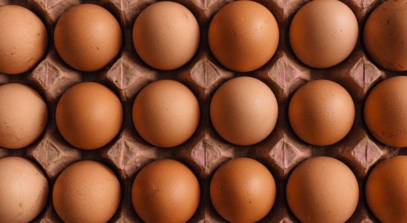 Полезное: Мать готовила завтрак и разбила сразу семь яиц с двойным желтком. Вероятность, что такое случится — 1 на 25 миллиардов