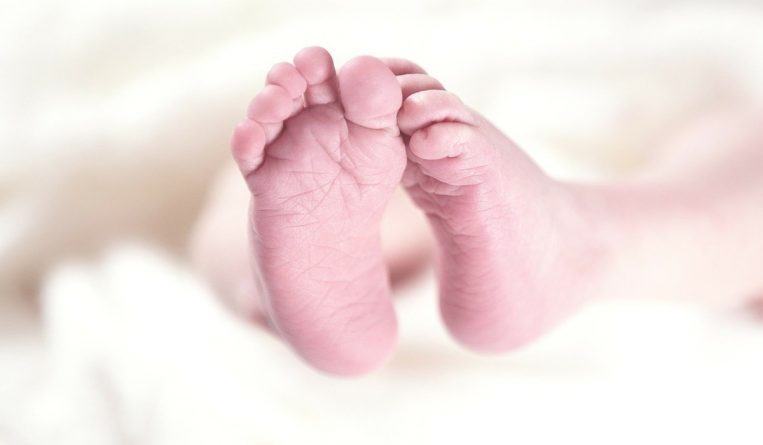 Здоровье: Впервые в мире на свет появился ребенок благодаря замороженным яйцеклеткам, созревшим в лаборатории