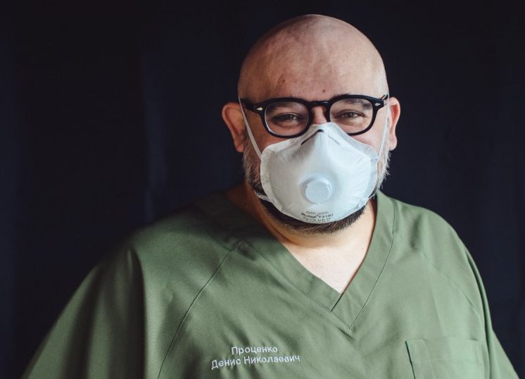 Денис Проценко, главный врач больницы №40 в Коммунарке, заразился коронавирусом фото
