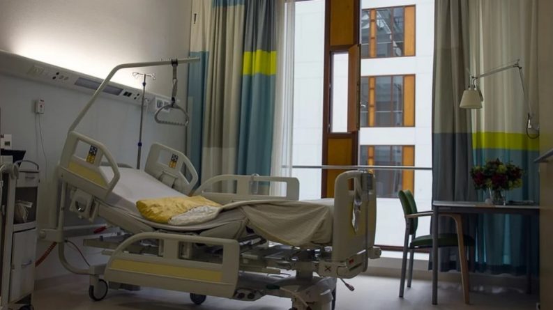 В мире: 90-летняя женщина умерла от коронавируса, пожертвовав свой аппарат ИВЛ более молодому пациенту