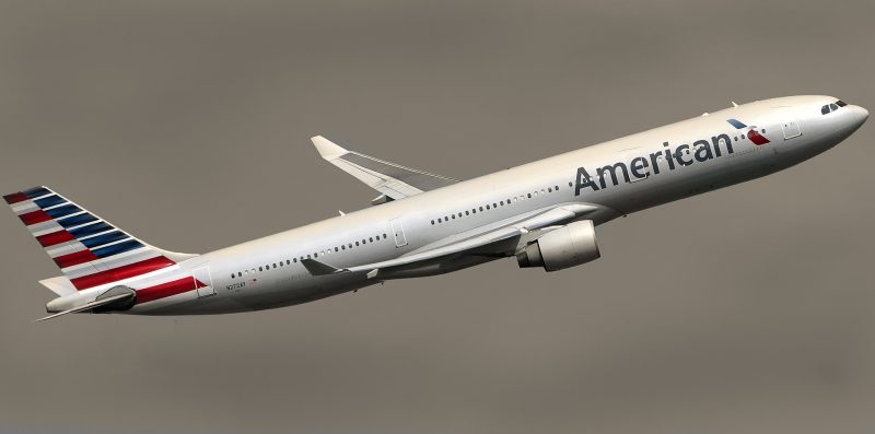 Путешествия: У пилота American Airlines из Северного Техаса обнаружили коронавирус