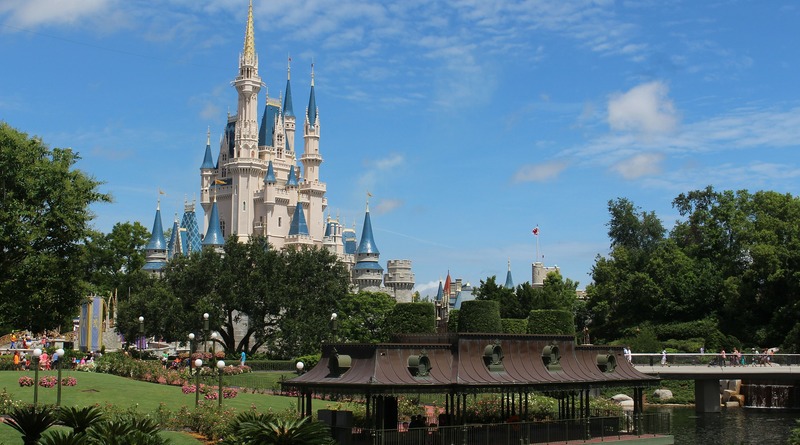 Путешествия: Диснейленд в Париже и Disney World во Флориде временно закрываются