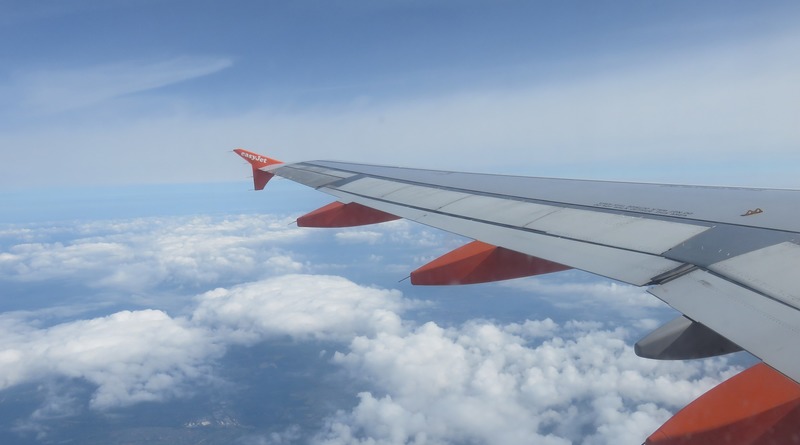 Путешествия: Рейс easyJet дважды возвращался в аэропорт вылета из-за пьяных пассажиров