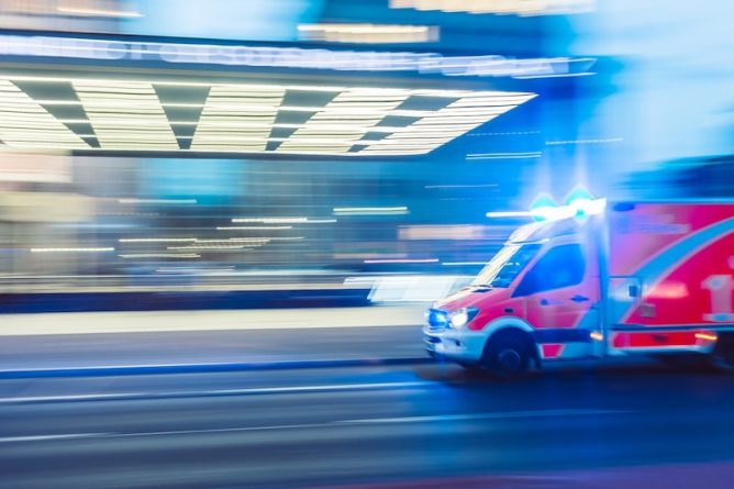 Происшествия: Диспетчера 911 отстранили после того, как он решил не отправлять помощь жертве инсульта