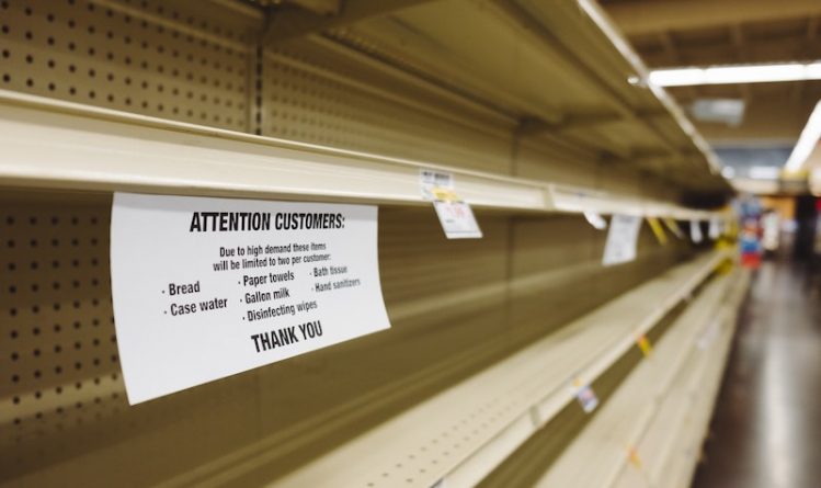 Локальные новости: Супермаркет выбросил продукты на $35 тыс. из-за клиентки, которая начала намеренно на них кашлять