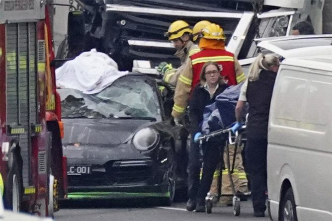 В мире: В Австралии водитель грузовика сбил четверо полицейских при исполнении