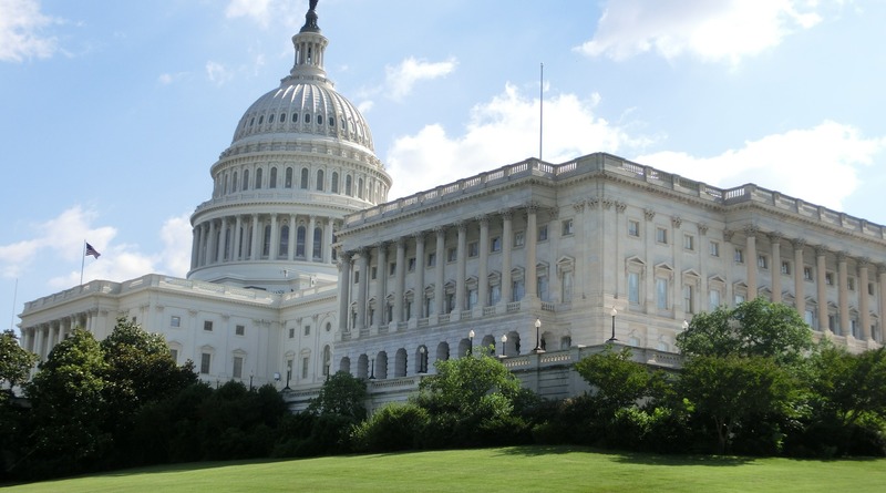 Закон и право: Палата представителей проголосовала за законопроект о $484 миллиардах помощи малому бизнесу