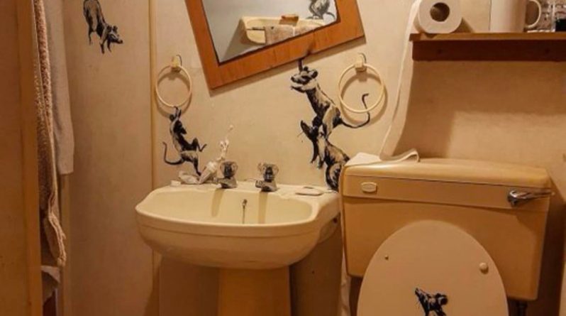 Досуг: «Моя жена ненавидит, когда я работаю дома»: Бэнкси создал новый шедевр в собственной ванной комнате