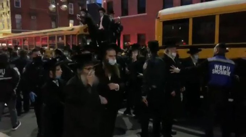 Локальные новости: В Нью-Йорке сотни человек собрались на похороны раввина: мэр предупредил еврейскую общину об арестах