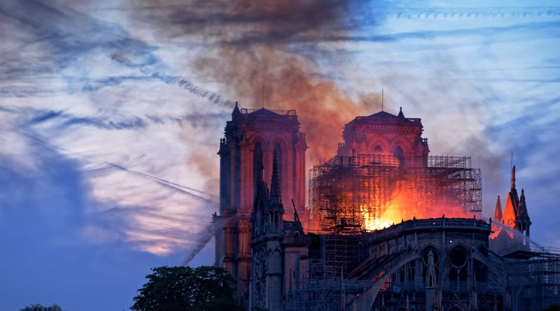 В мире: Годовщина пожара в Нотр-Дам: когда сможет открыться собор