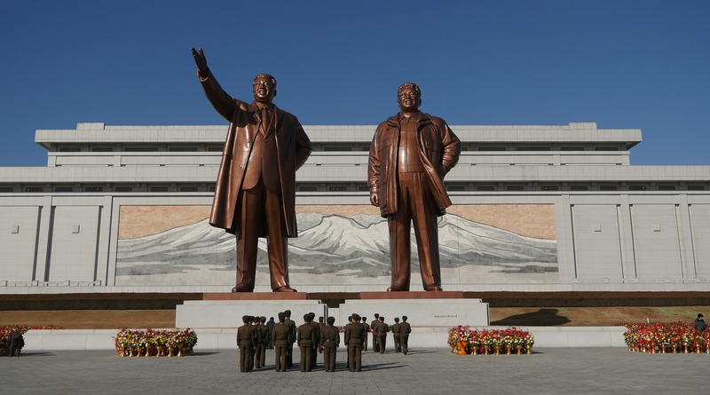 Политика: В Северной Корее люди в панике скупают продукты на фоне сообщений о смерти Ким Чен Ына