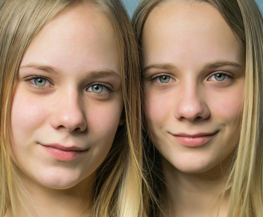 Здоровье: Исследование близнецов показало влияние генетики на симптомы коронавируса