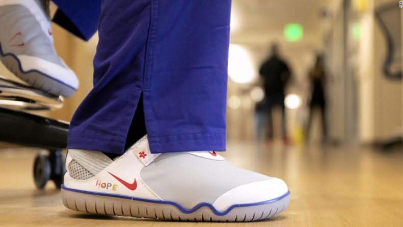 Локальные новости: Nike пожертвует 30 тыс. пар кроссовок медработникам, которые борются с коронавирусом на передовой