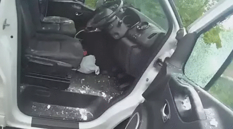 В мире: Водитель при виде полиции попытался выбросить мешок кокаина, но забыл открыть окно