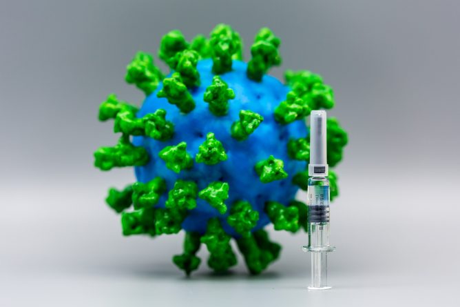Здоровье: Первые испытания вакцины от коронавируса на людях прошли успешно