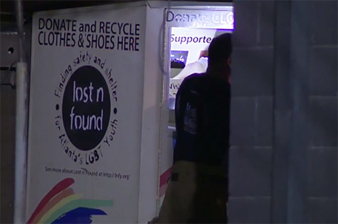 Локальные новости: Женщина из Атланты застряла в контейнере для пожертвования одежды и умерла