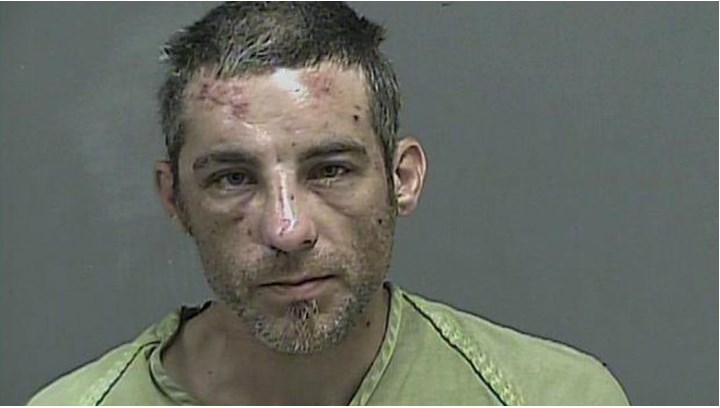 Общество: В Теннесси пьяный преступник, вооруженный ножами, откусил фалангу пальца полицейскому