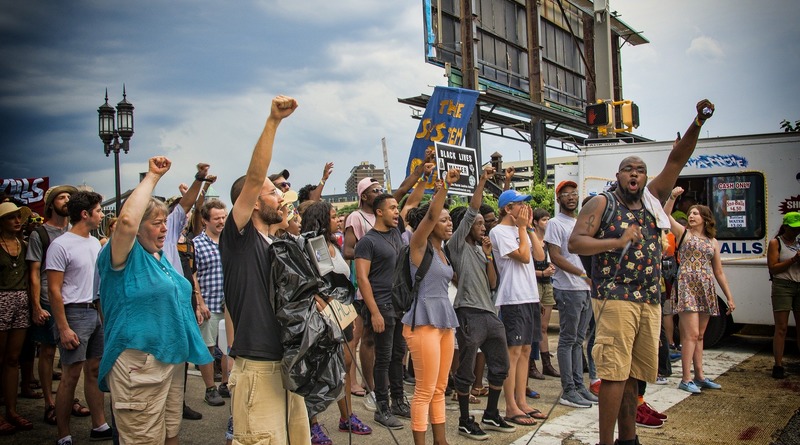 Закон и право: Движение Black Lives Matter создаст отряд вооруженных «миротворцев» для борьбы с жестокостью полиции