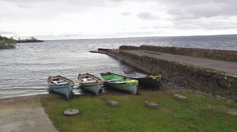 В мире: Мальчик 4 лет зашел в озеро Ирландии и пропал. Начата масштабная поисковая операция