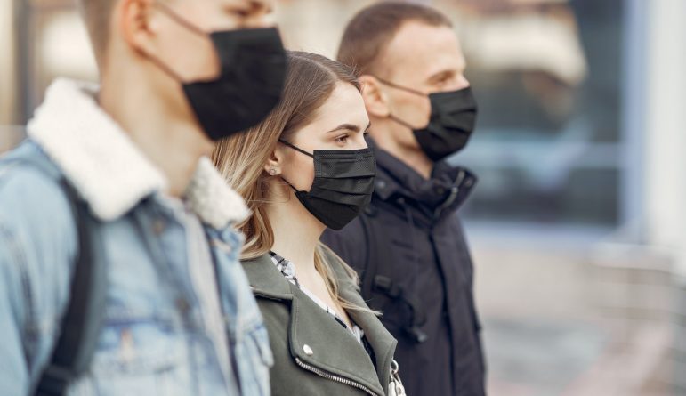 Здоровье: ВОЗ изменила свои рекомендации по поводу ношения масок из-за роста случаев заболевания коронавирусом
