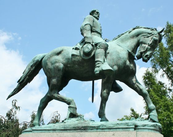 Полезное: Губернатор Виргинии объявил о сносе статуи Роберта Ли