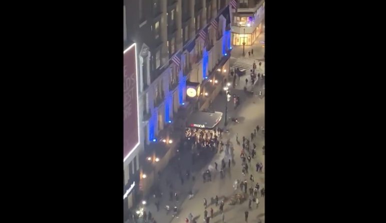 Происшествия: Вандалы разграбили знаменитый магазин Macy's в Нью-Йорке во время протестов