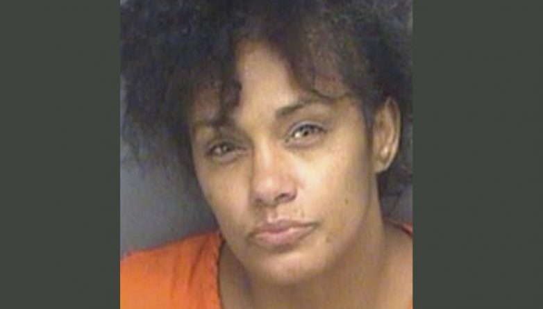Происшествия: Жительница Флориды попыталась убить парня гамбургером во время спора