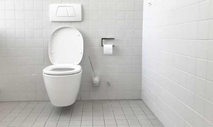 Здоровье: Коронавирусом можно заразиться, спустив воду в туалете