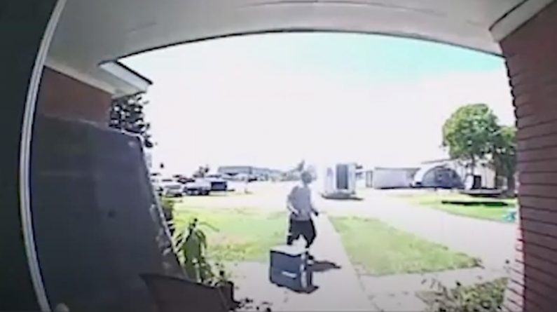 Локальные новости: Доставщик FedEx отказался помочь беспомощному старику, упавшему на пороге собственного дома